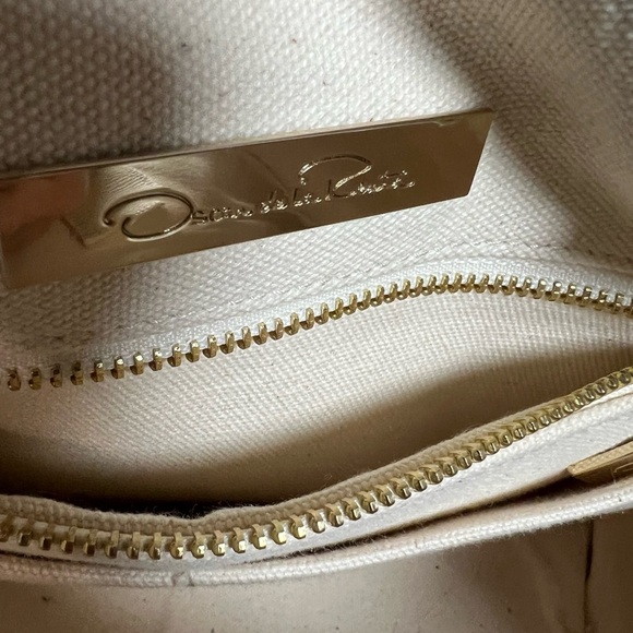 Oscar de la Renta Cream and White Floral Tote - Picture 5 of 7